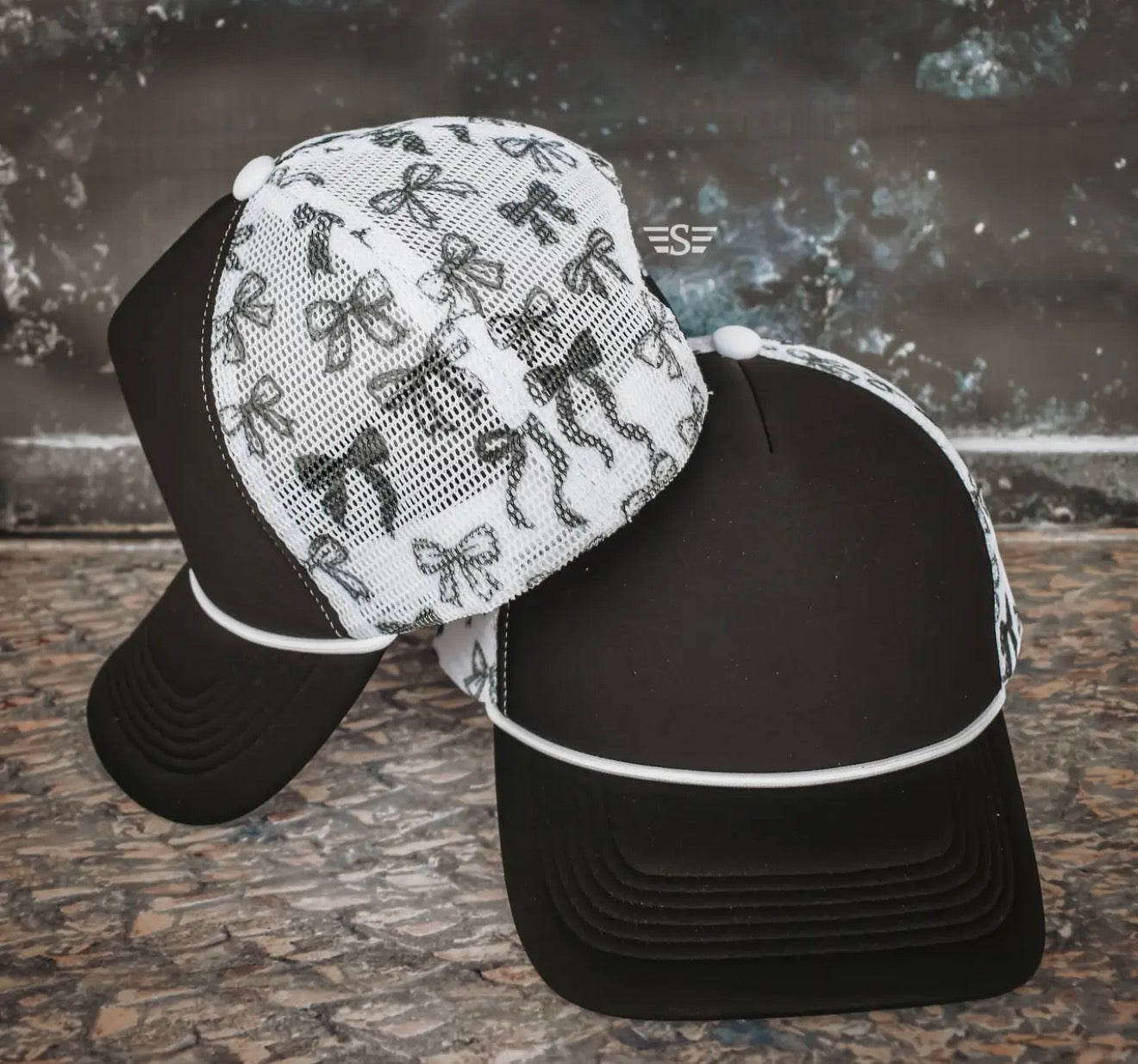 B & W Bow Hat